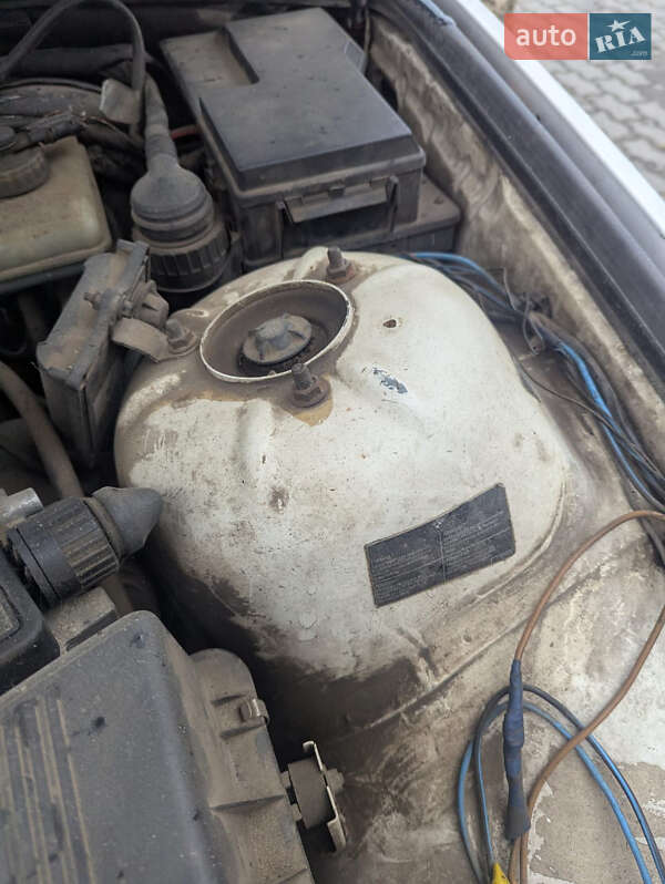 Седан BMW 3 Series 1993 в Львове