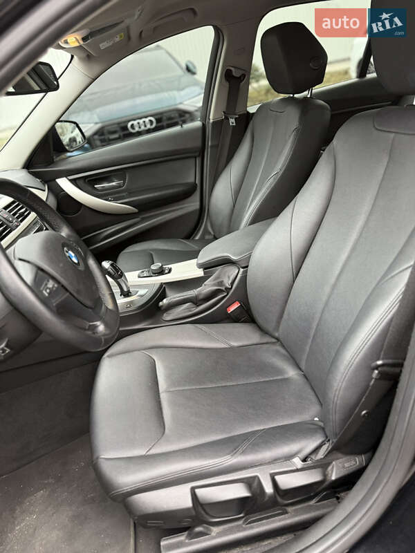 Седан BMW 3 Series 2015 в Киеве