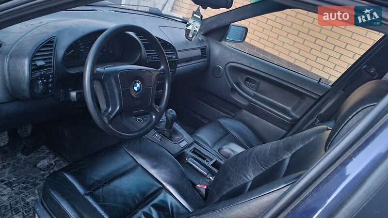 Седан BMW 3 Series 1995 в Киеве