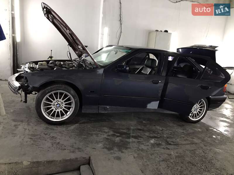 Седан BMW 3 Series 1995 в Киеве