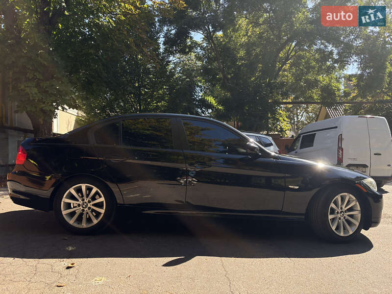 Седан BMW 3 Series 2011 в Николаеве