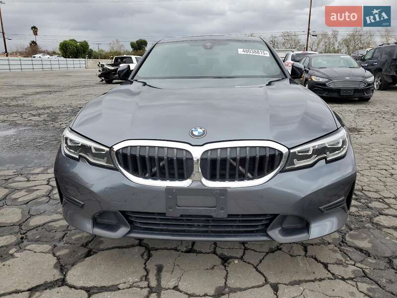 Седан BMW 3 Series 2019 в Ровно