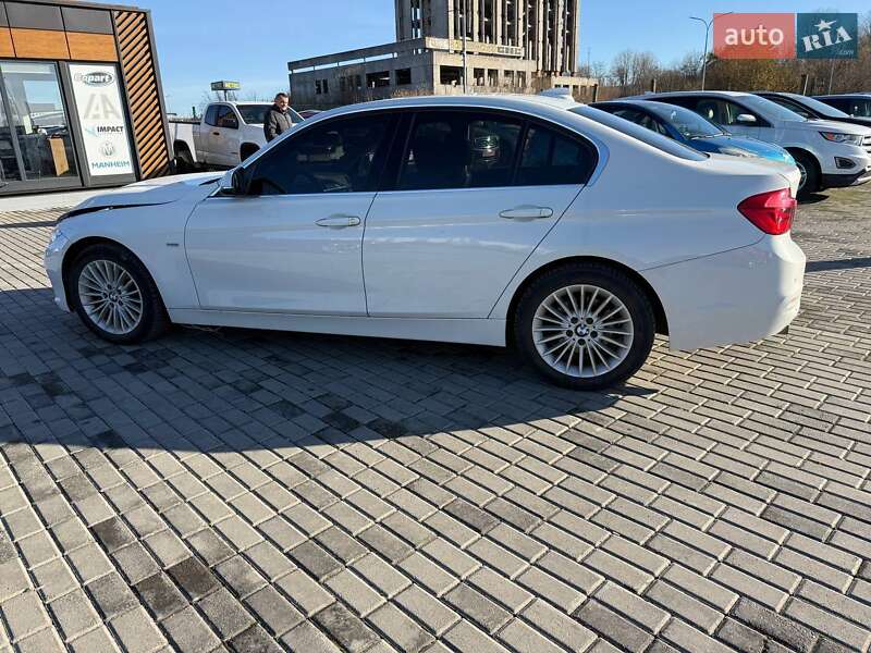 Седан BMW 3 Series 2016 в Львове