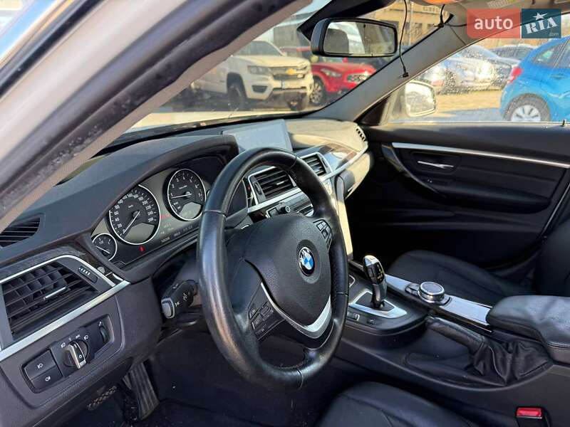 Седан BMW 3 Series 2016 в Львове