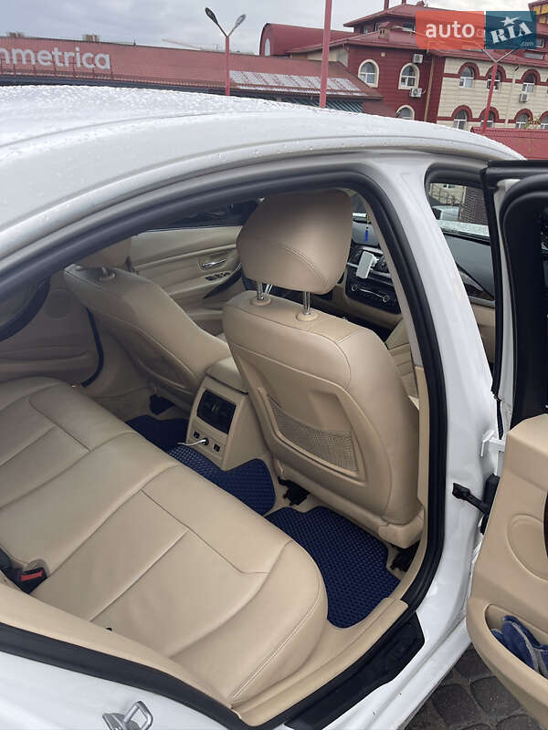 Седан BMW 3 Series 2014 в Львове
