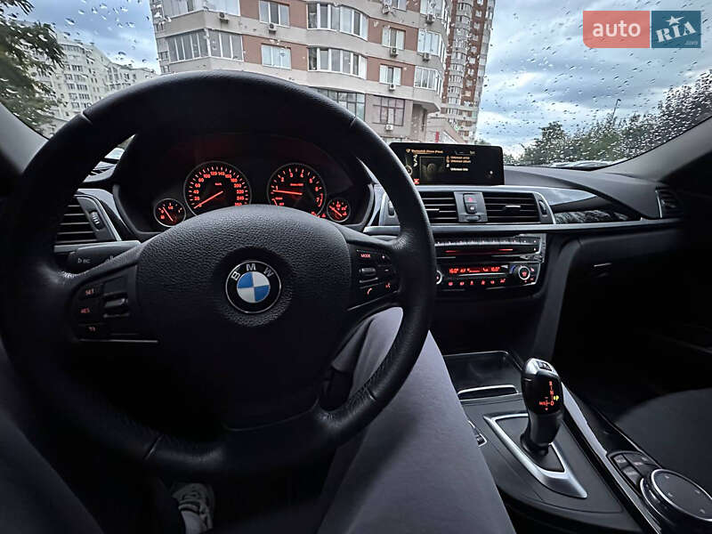 Седан BMW 3 Series 2015 в Броварах