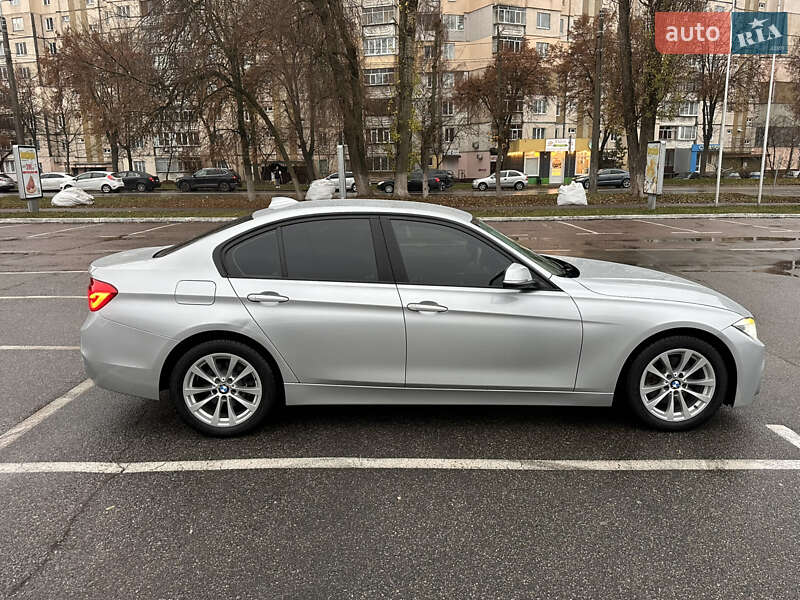 Седан BMW 3 Series 2015 в Броварах