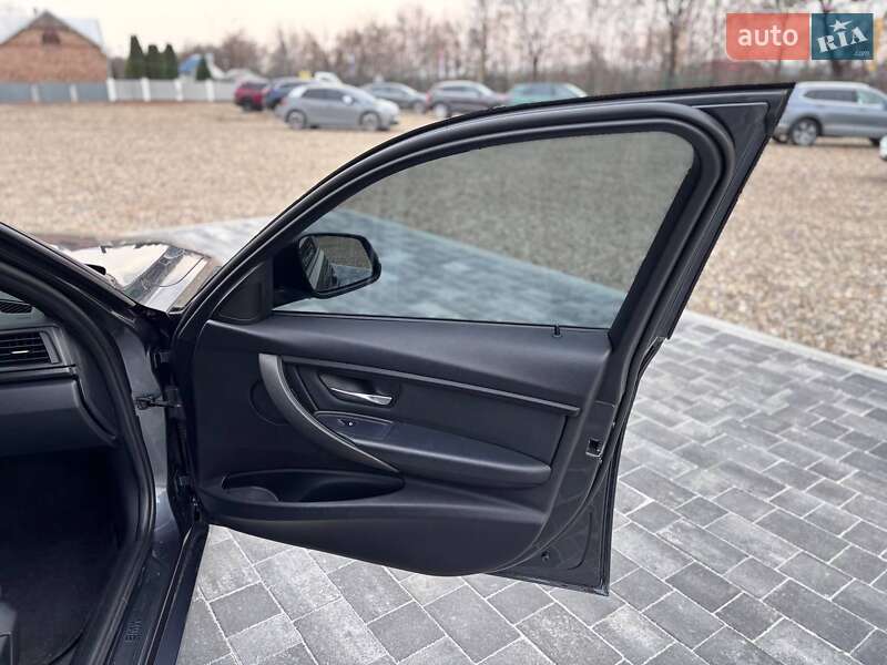 Седан BMW 3 Series 2016 в Коломые