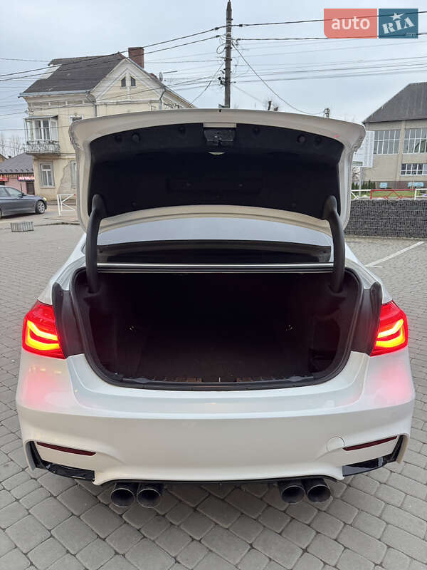 Седан BMW 3 Series 2018 в Коломые