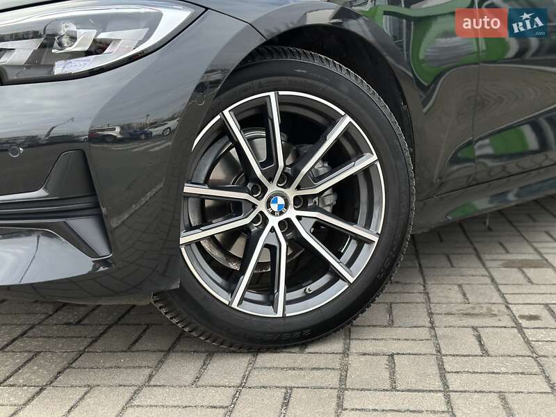 Седан BMW 3 Series 2022 в Киеве