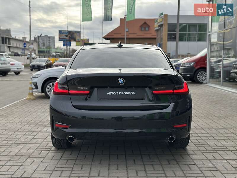 Седан BMW 3 Series 2022 в Киеве