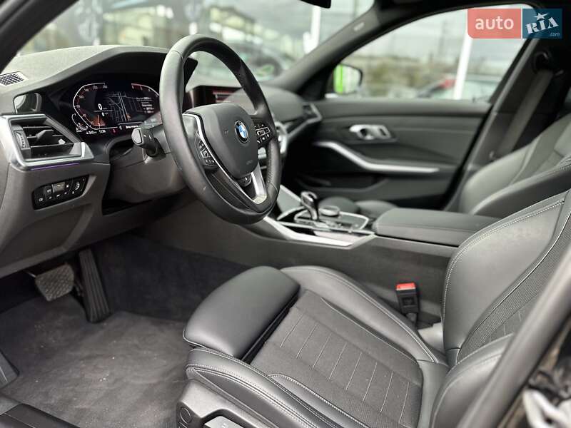 Седан BMW 3 Series 2022 в Киеве