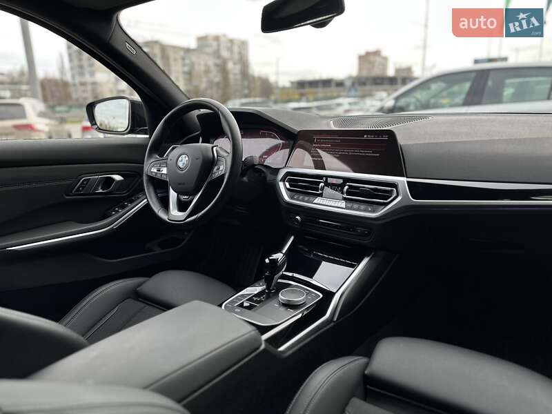 Седан BMW 3 Series 2022 в Киеве