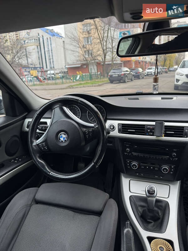 Универсал BMW 3 Series 2008 в Киеве фото 18 Универсал BMW 3 Series 2008 в Киеве
