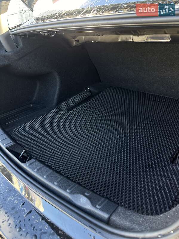 Седан BMW 3 Series 2015 в Сумах