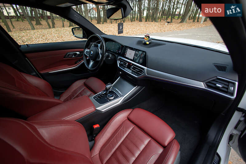 Седан BMW 3 Series 2022 в Львове