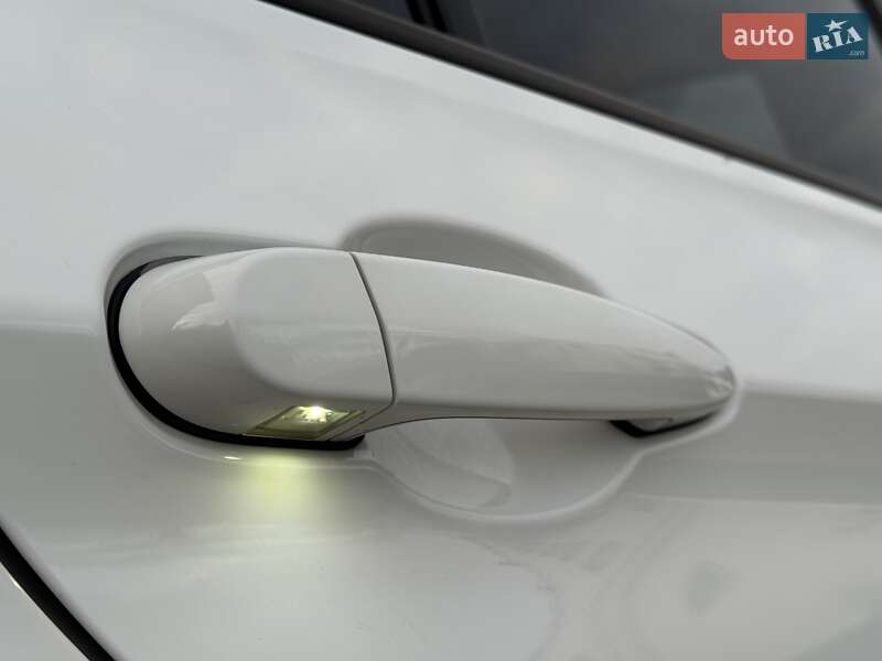 Седан BMW 3 Series 2012 в Сарнах