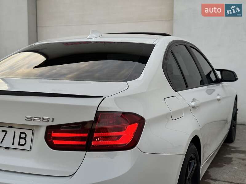 Седан BMW 3 Series 2012 в Сарнах