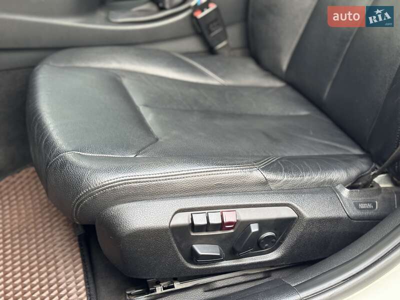 Седан BMW 3 Series 2012 в Сарнах