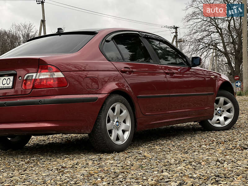 Седан BMW 3 Series 2004 в Сторожинце