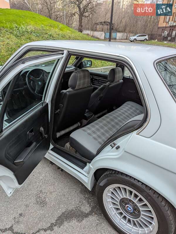 Седан BMW 3 Series 1987 в Киеве фото 20 Седан BMW 3 Series 1987 в Киеве
