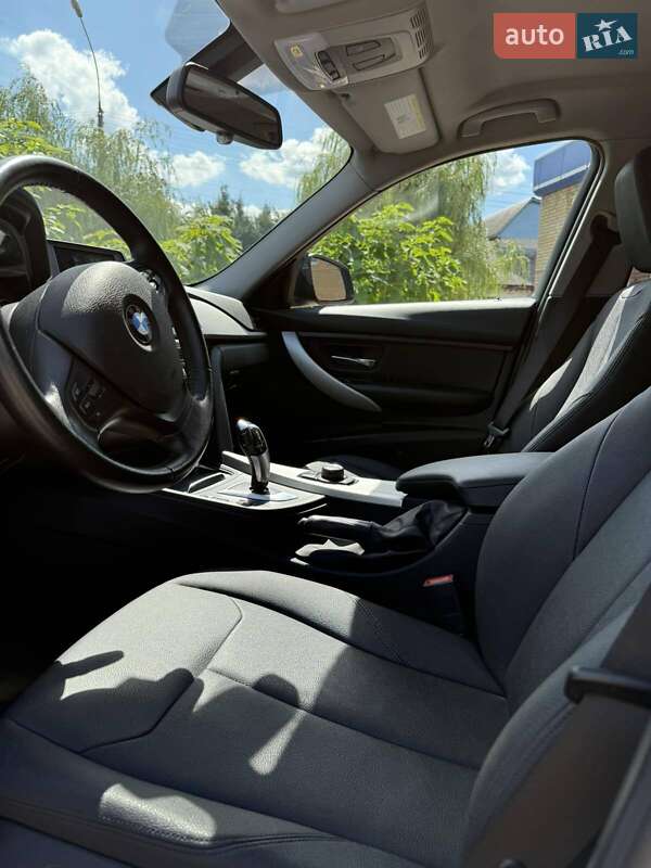 Седан BMW 3 Series 2017 в Черкасах