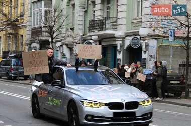 Седан BMW 3 Series 2015 в Киеве