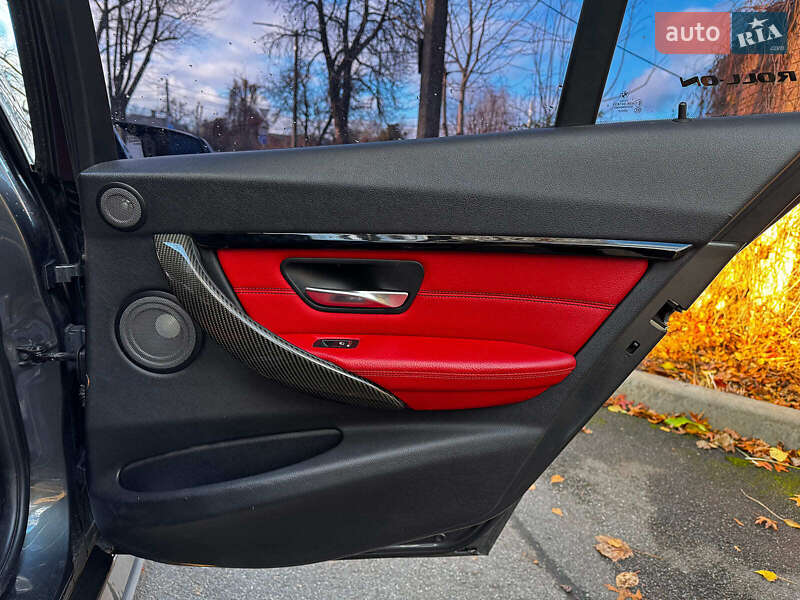 Седан BMW 3 Series 2016 в Киеве