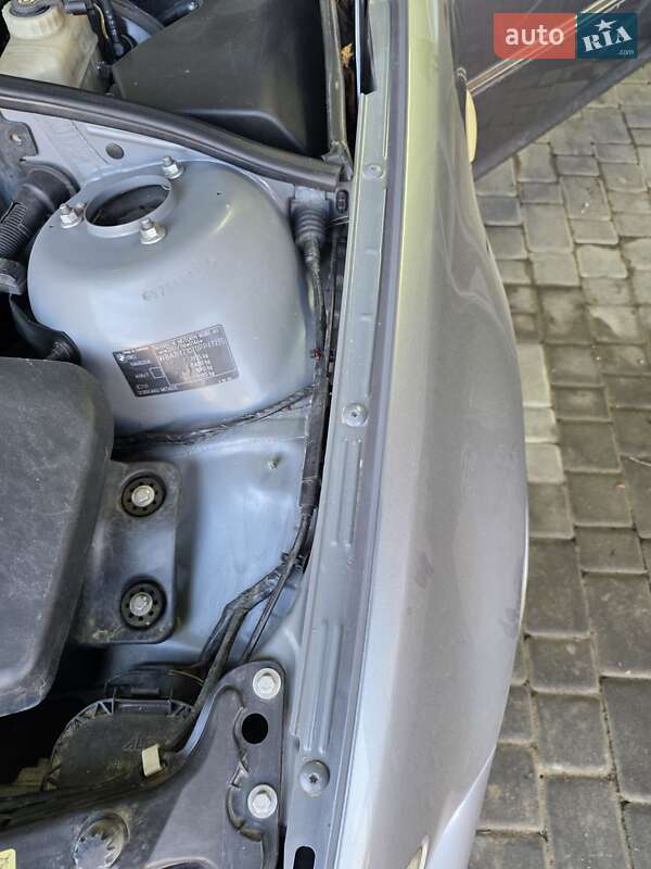 Кабриолет BMW 3 Series 2005 в Черновцах