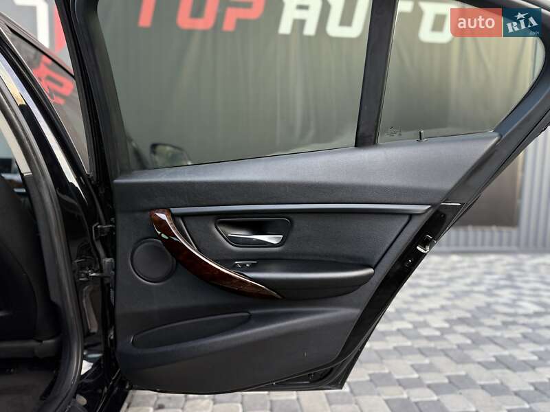 Седан BMW 3 Series 2015 в Львове