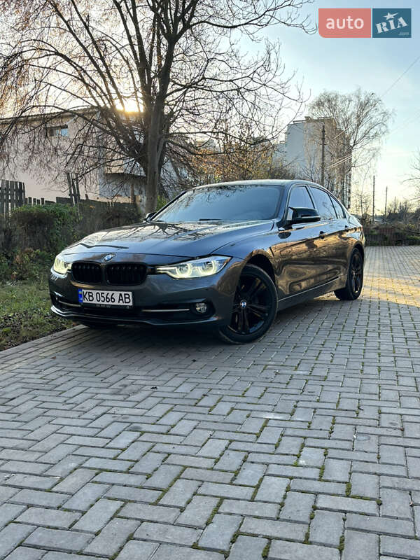 Седан BMW 3 Series 2017 в Виннице