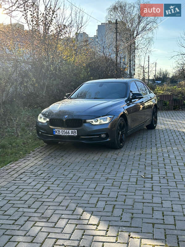 Седан BMW 3 Series 2017 в Виннице