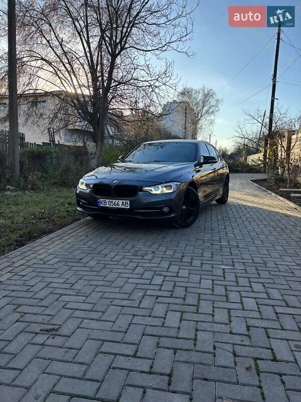 Седан BMW 3 Series 2017 в Виннице