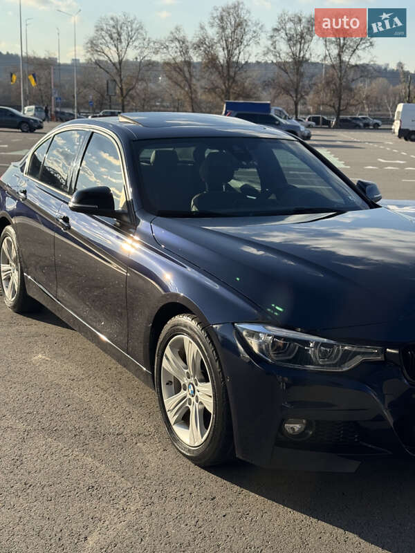 Седан BMW 3 Series 2016 в Киеве
