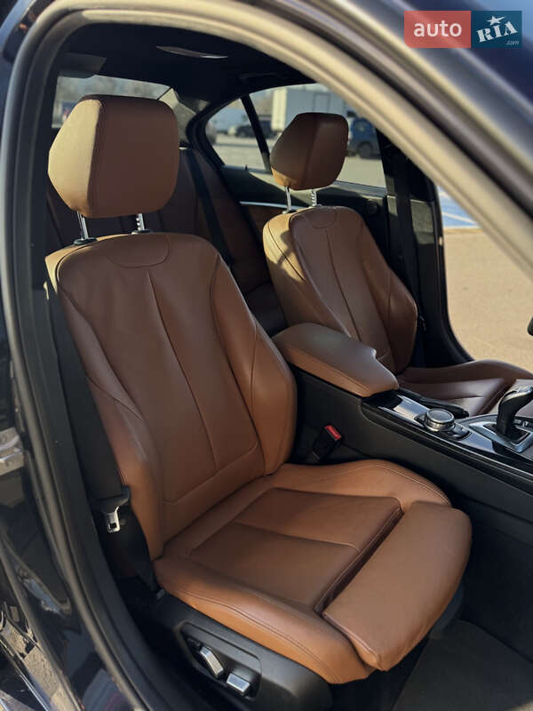 Седан BMW 3 Series 2016 в Киеве