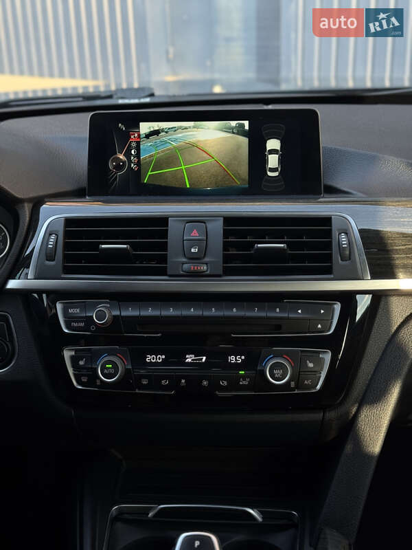 Седан BMW 3 Series 2016 в Киеве