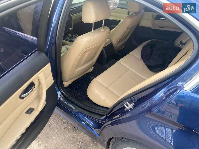 Седан BMW 3 Series 2010 в Черкассах