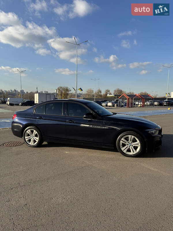 Седан BMW 3 Series 2016 в Киеве