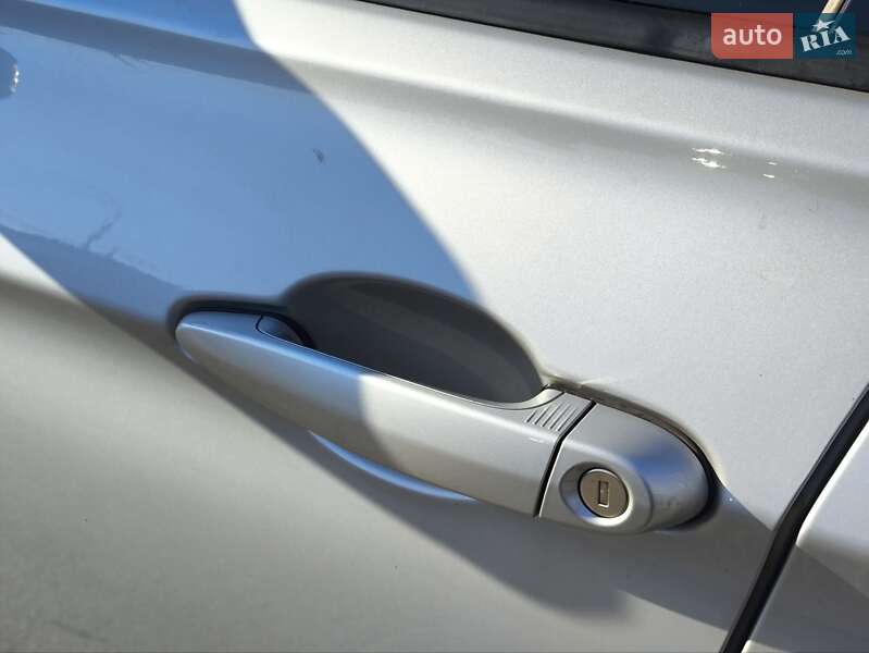 Седан BMW 3 Series 2015 в Киеве