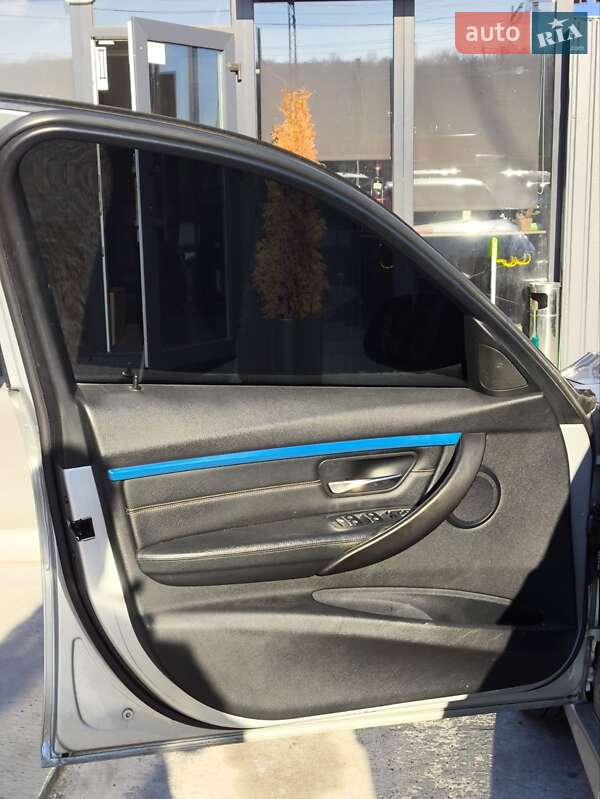 Седан BMW 3 Series 2015 в Киеве