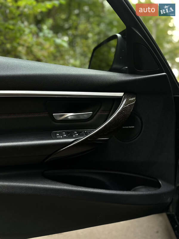 Седан BMW 3 Series 2016 в Львові