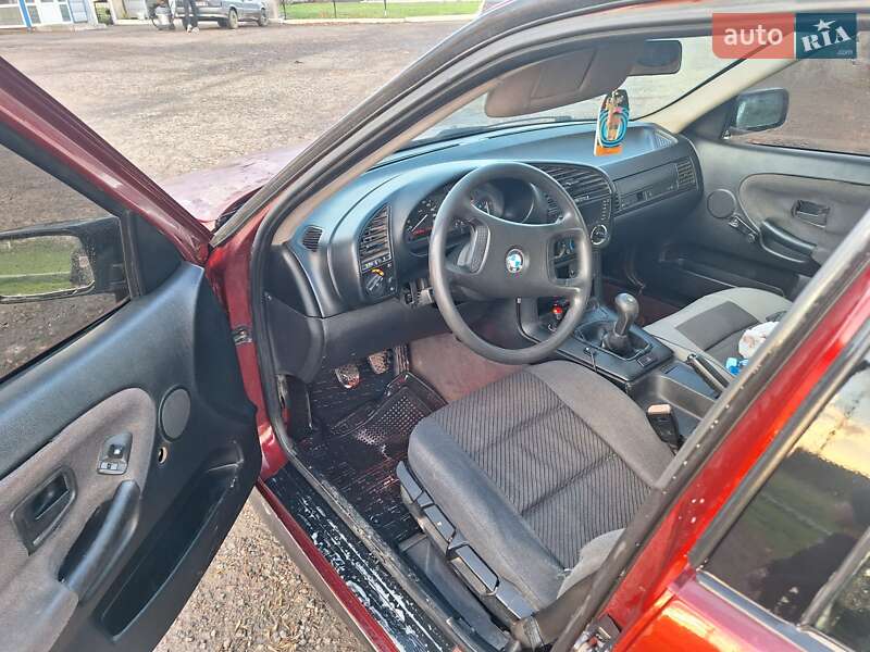 Седан BMW 3 Series 1991 в Вознесенске