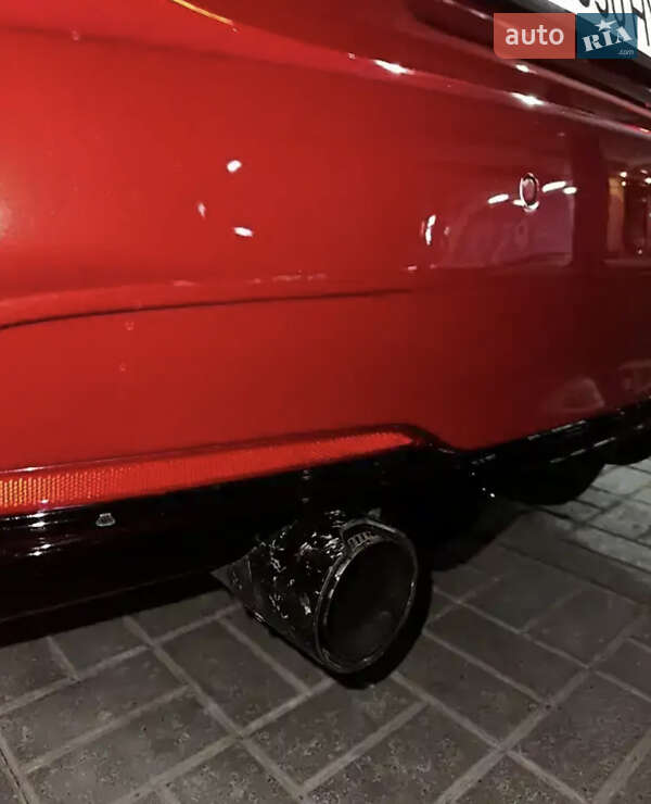 Седан BMW 3 Series 2018 в Киеве