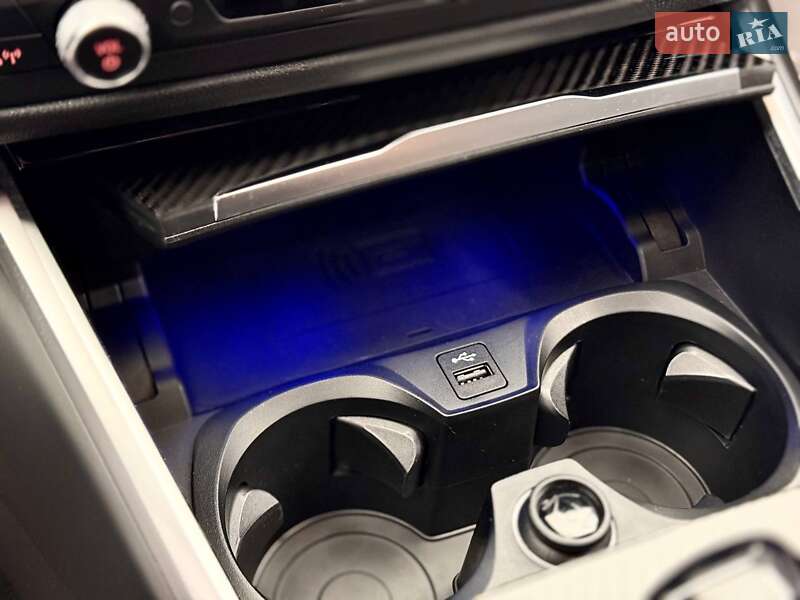 Седан BMW 3 Series 2022 в Киеве