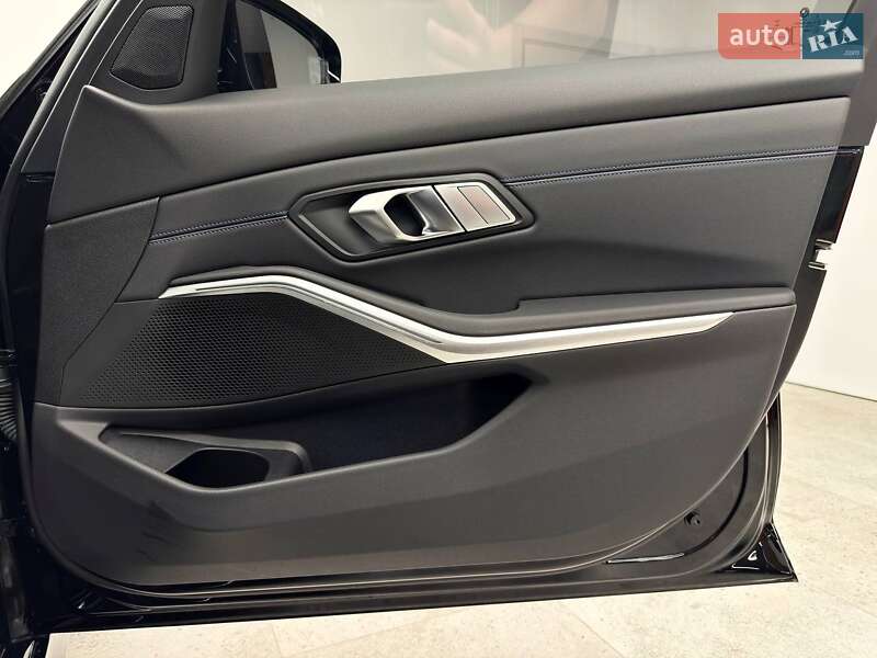 Седан BMW 3 Series 2022 в Киеве