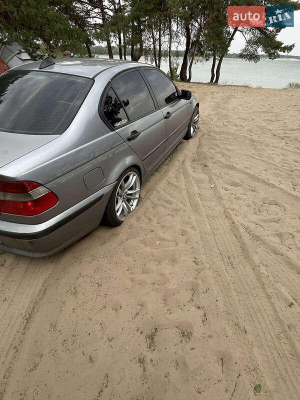 Седан BMW 3 Series 2004 в Харькове