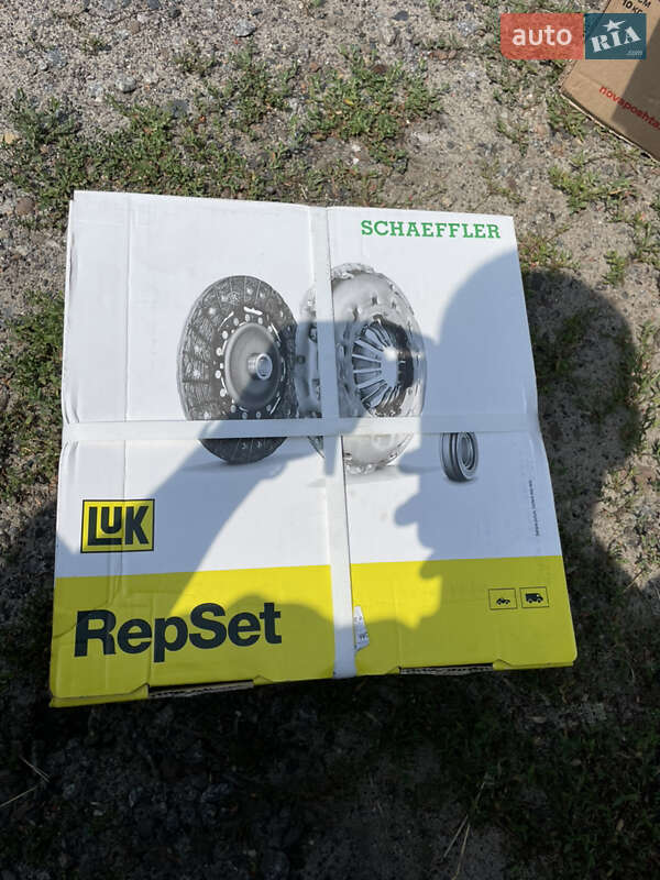 Седан BMW 3 Series 2004 в Харькове