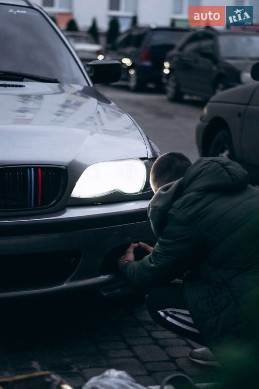 Седан BMW 3 Series 2004 в Харькове