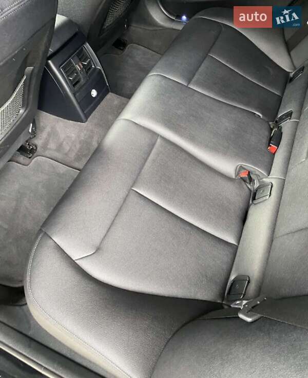 Седан BMW 3 Series 2018 в Кривом Роге