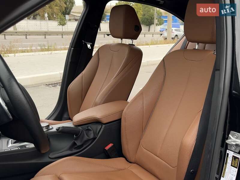 Седан BMW 3 Series 2016 в Киеве